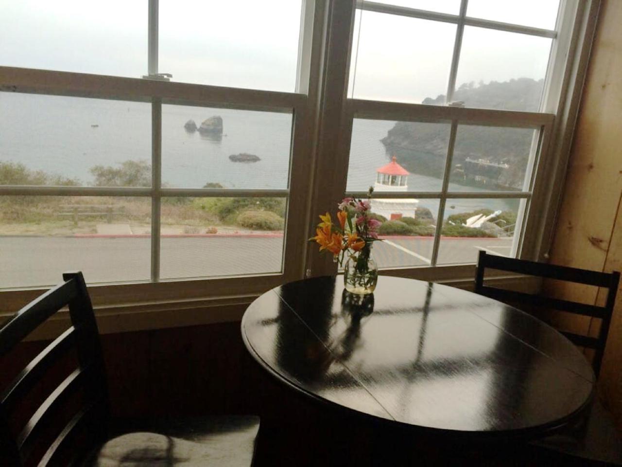 Bay *